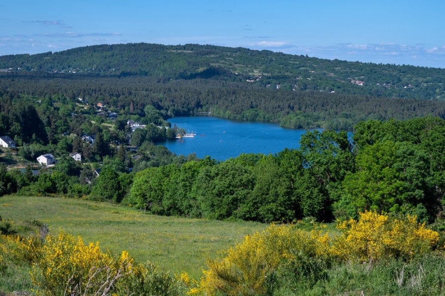 Le lac d'Aydat, le plus grand lac naturel d'Auvergne