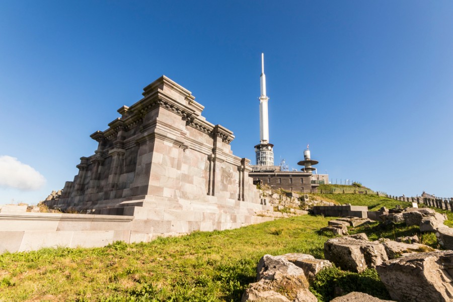 Visitez le temple de Mercure sur le Puy-de-Dôme